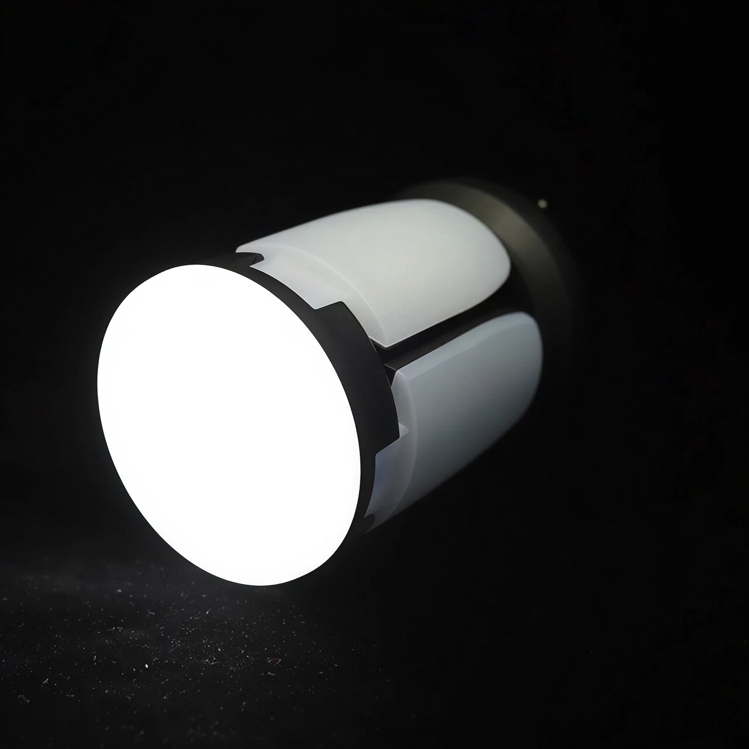 LomiFors LED Emergency Lantern – 1000m Beam Range, Dual Light Modes & USB-C Rechargeable Power Bank